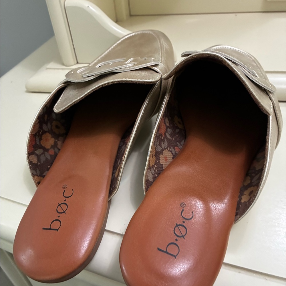 b.o.c. Cream Mules with Floral Insole